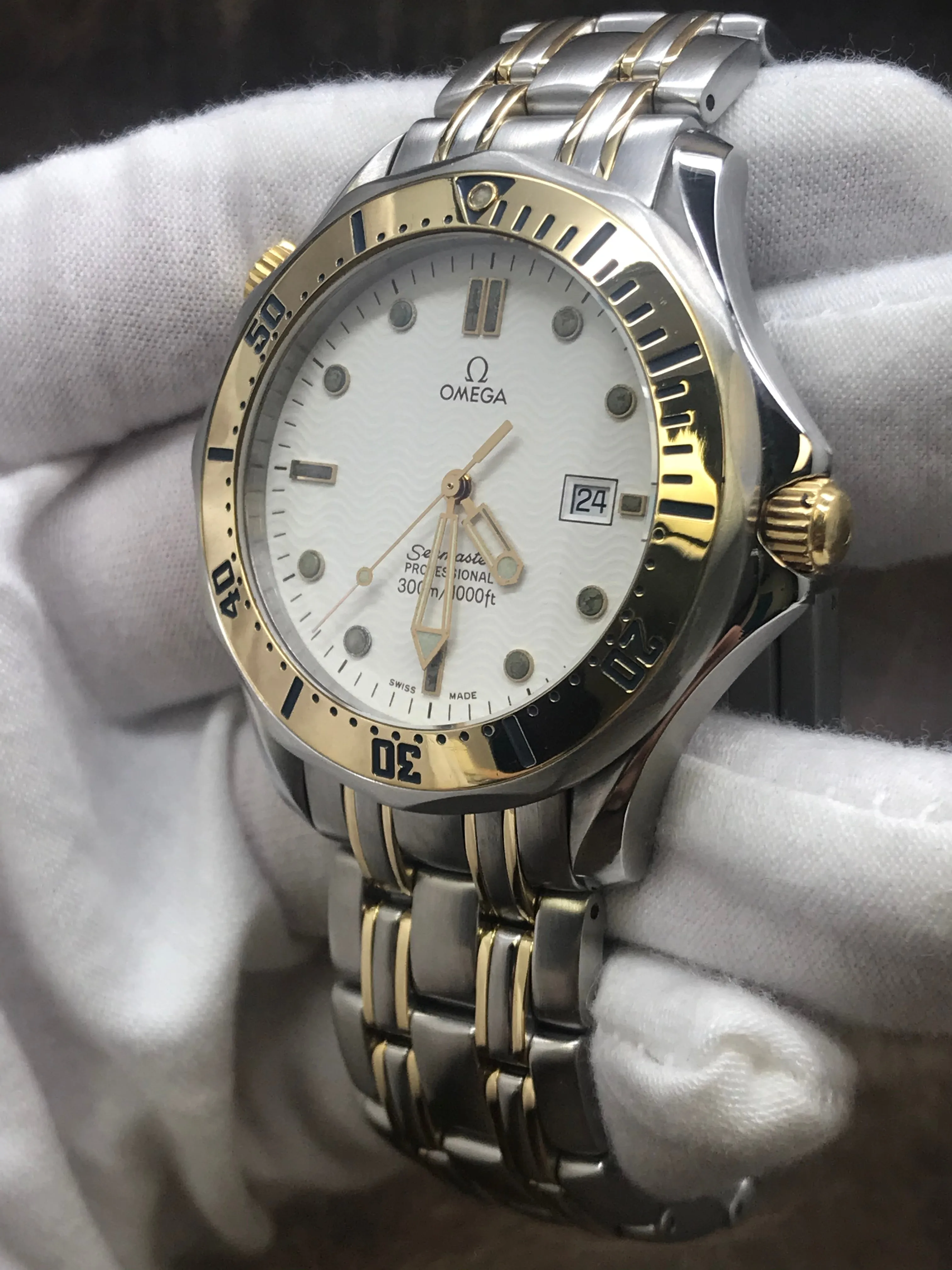 Omega Seamaster 300m 2342.20.00 Silver Dial Quartz Watch